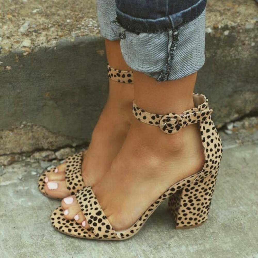 Chunky Heels - Picture 3 of 4